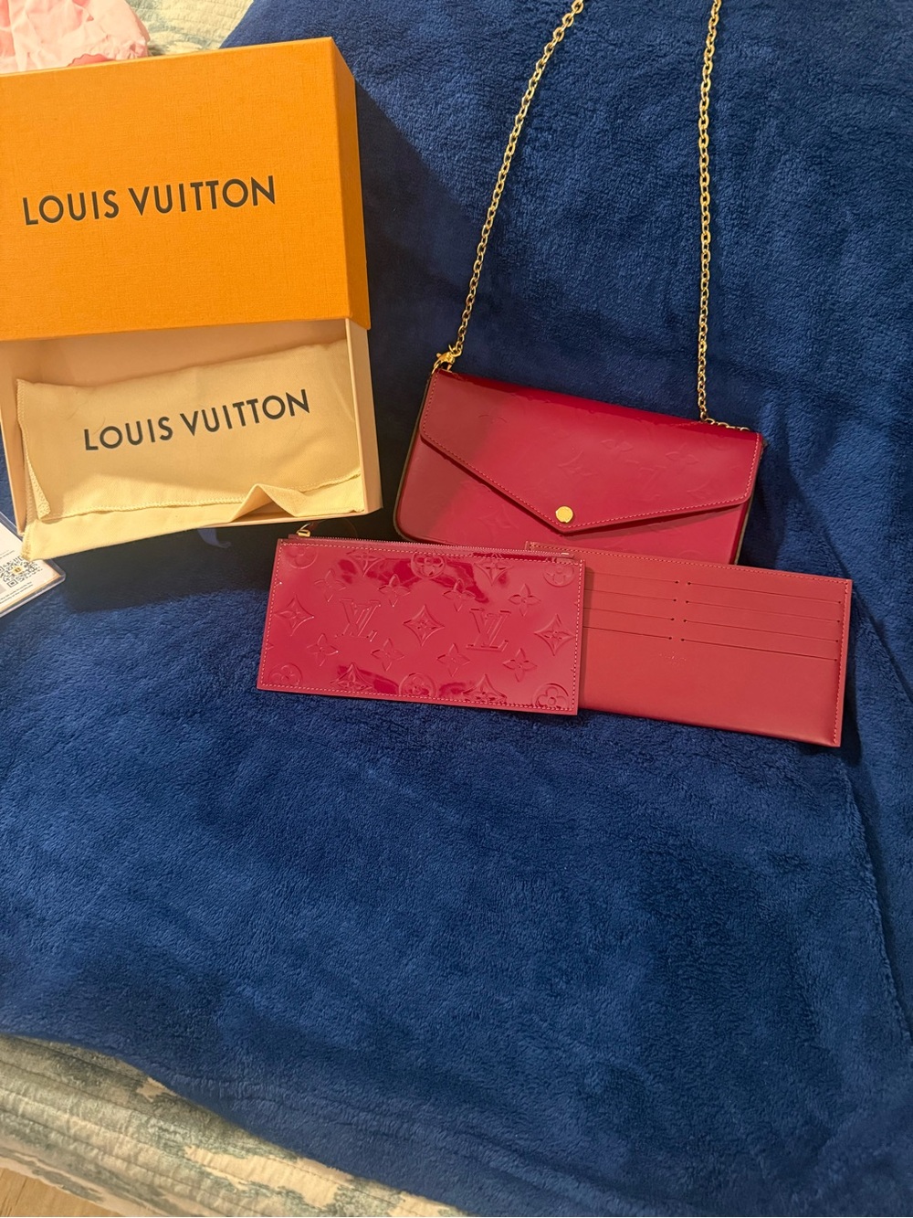 Louis Vuitton pink Patent Vernis Envelope Crossbody Wallet with Gold Chain